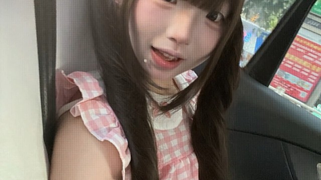 我已经在法国排队追你了 可是后面有人一直挤我