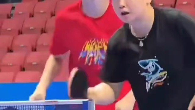 多日不见，竟有些想念那乒乓球的脆响，那是世界上最动听的节奏