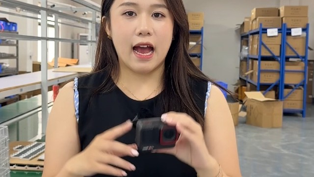 一套街拍套件改造运动相机，装上之后外观质感拉满，随手拍很有复古单反氛围感