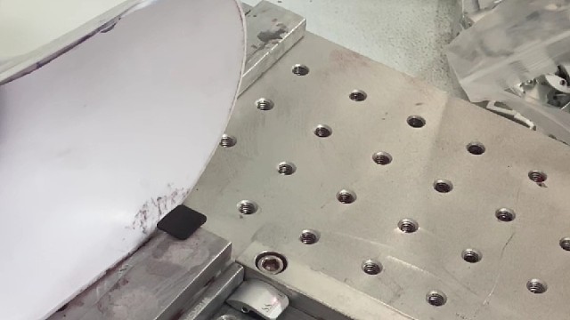 金属兔笼自主激光雕刻工艺，标识牢固不掉色，全流程内部加工，把控每一处做工细节