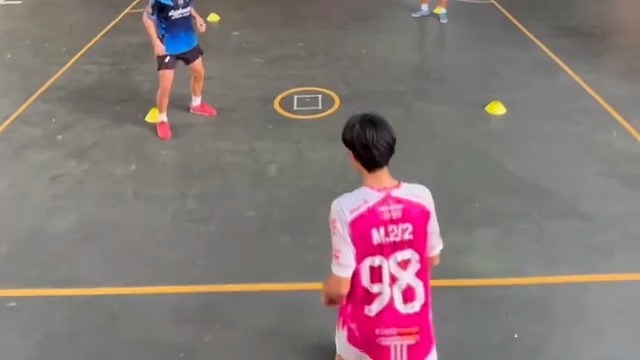 足球