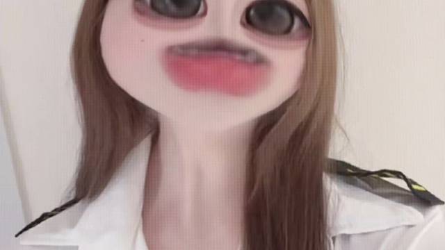 哦
