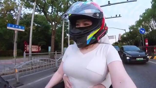 中间留给我坐谢谢！