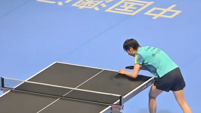 赛场上的专注瞬间，是对热爱的极致诠释。