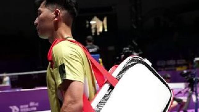 朝着第五冠前进 赵俊鹏31-16LAOTRAKUL晋级16强