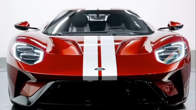 第二代2018款福特GT，致敬勒芒传奇GT40。碳纤维车身搭配3.5T双涡轮V6中置后驱