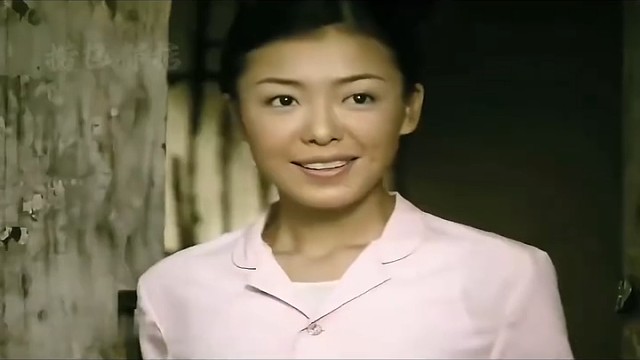 要想人不知还得先讨好她家狗