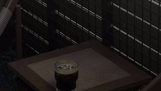 嗯