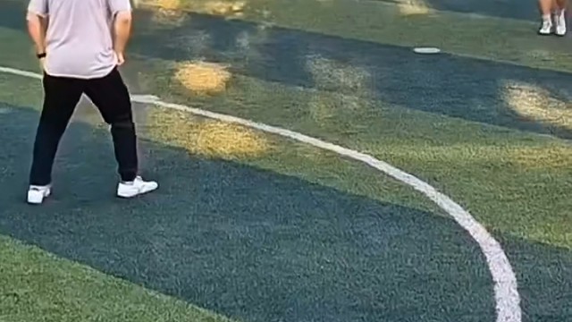 赛场尽情享受乐趣，各路球友相聚轻松切磋