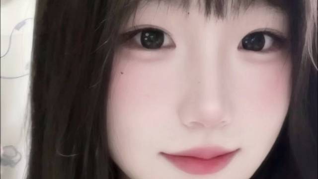 我经常假装自己是个冷脸萌，虽然应该看起来像个面瘫⩌-⩌