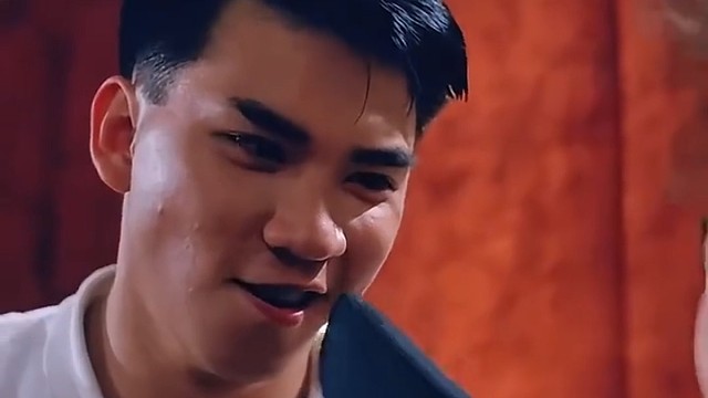 男人教训出轨的妻子