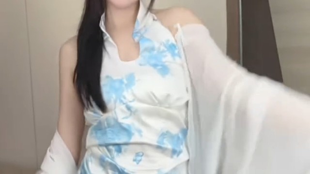 清风上南枝 梦中仍相思 #探知故dj #旗袍 #甜美
