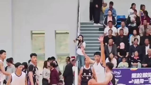 时光的流逝也阻止不了继续坚守篮球场#篮球