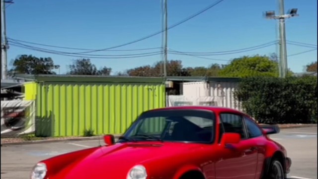 1974款保时捷911 G-Model，第二代风冷911，标志性波纹保险杠辨识度拉满。