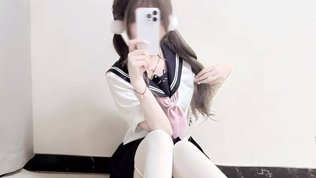 我偏要无理取闹，除非先生抱抱
