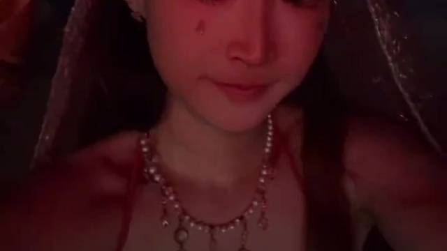 异域氛围感红金西域公主妆造