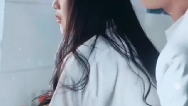 香肠顶到阿姨了