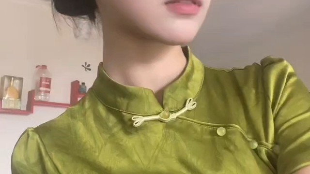 嗯哼