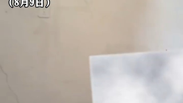 工人把空调安装好后住户不乐意结账，说好600元最后只给350元，网友:这种不要留情面直接报警解决