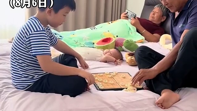 女子称下班就见公婆躺自己卧室床上，孩子身上不盖被子 还把西瓜放床上，儿媳:很反感想把他们撵回老家去
