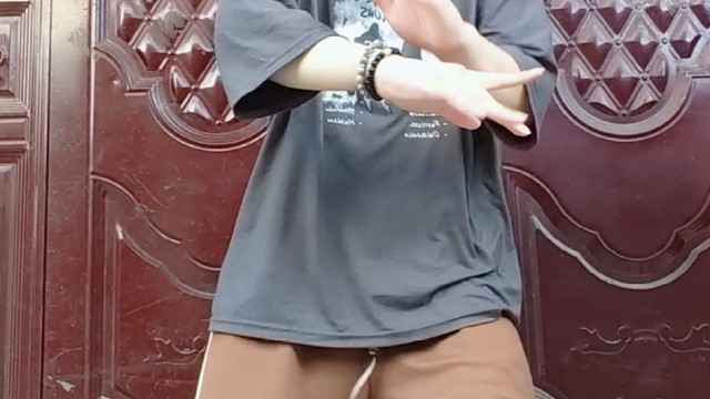 什么你的我的 你也是我的啊 #笼包摇 yc @小笼包（评封） #卡点舞 #感觉至上 #丝滑