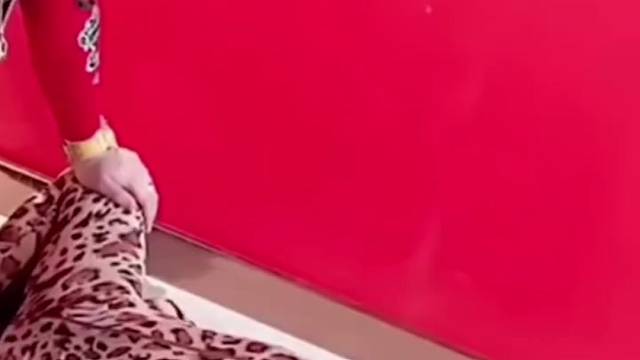 这样子的瑜伽，教练会不会有生理反应