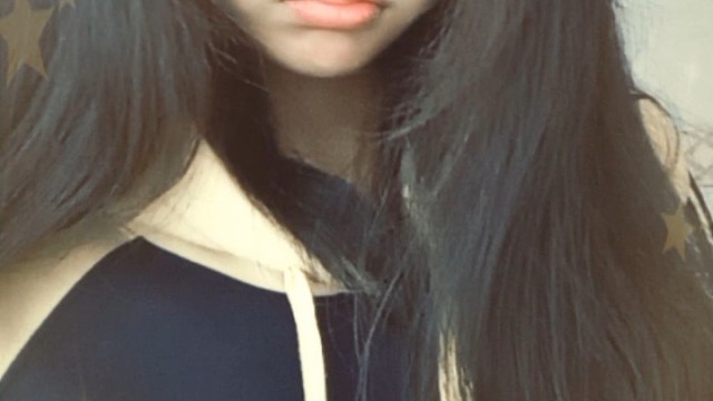 ，