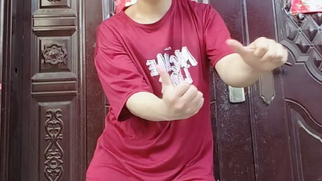 “ 我在月光下许过情真 问你到底爱我有几分 ”#香烟与吻痕 #feng峰摇 #卡点舞 #感觉至上