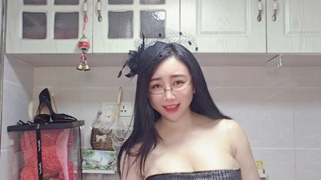 老铁~第五个字母解压吗？