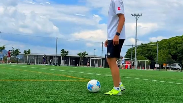 他就像一个火箭一样冲出去了