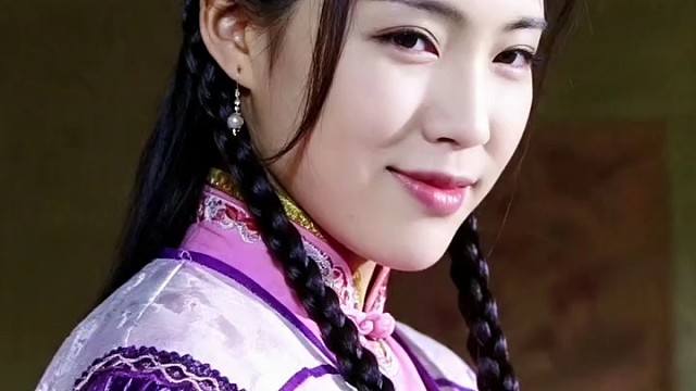 姐夫和小姨子终于安耐不住了，终于找机会来一炮了