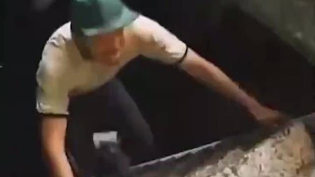 组团就有点过分了