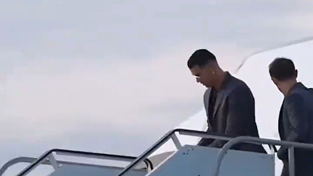 C罗穿西装和穿球衣是两种截然不同的风味#足球