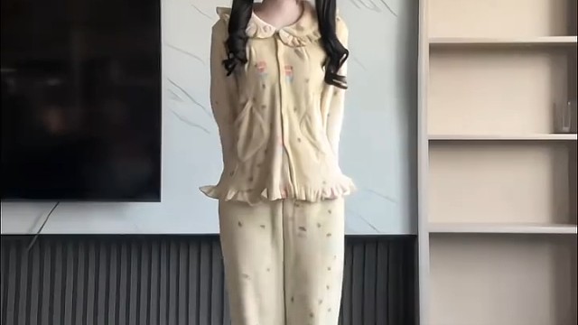 初次尝试穿搭厚款黑色衣物，求合身搭配建议