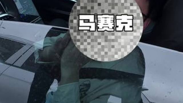 她转身就走了 一句话也没有说