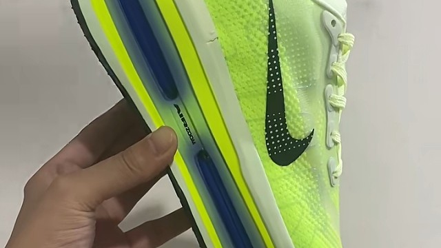 新款的气垫鞋  made in 莆田