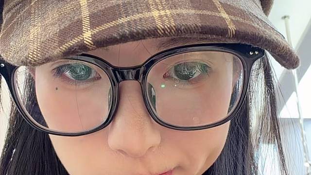正在外面买东西