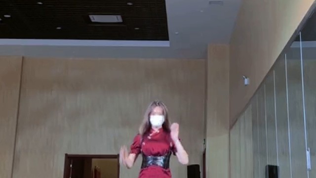 跳～
