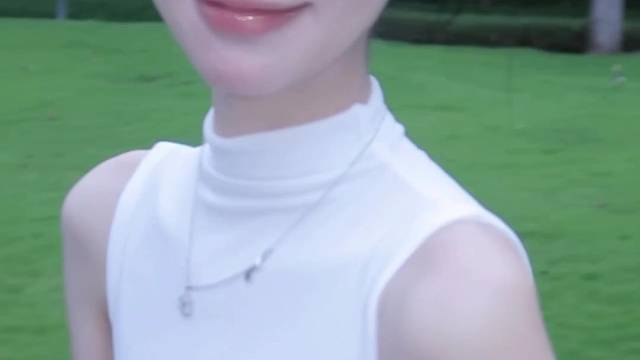 她笑起来很可爱 我想让她保持这份天真