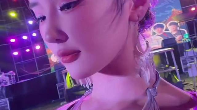 人这一生啊 就像溪水 只能往前流