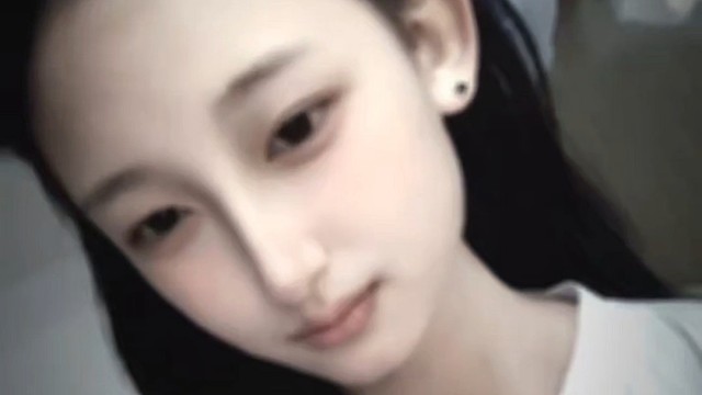 嗯