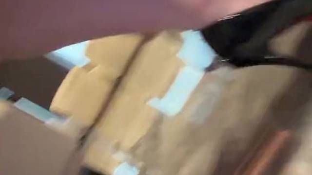你只能看着我。