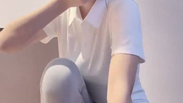 眼镜妹包反差的