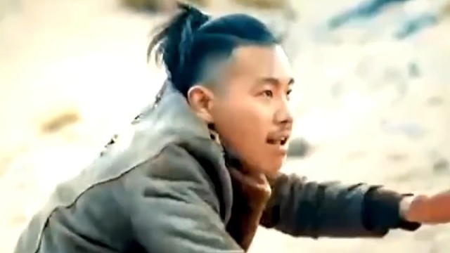 上一秒手持匕首穷凶极恶，下一秒刺刀一出眼神清澈