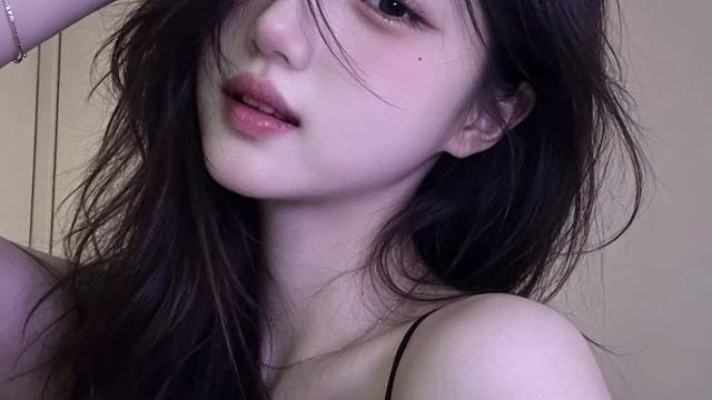 我就是在吸引你的目光 你舍得移开吗
