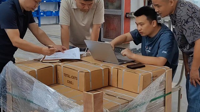 老板亲自下车间，和客户面对面敲方案