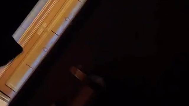 都是兄弟，有事叫一声