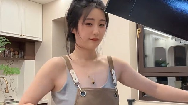 #厨艺与美貌双全 #严成玹dj摇
