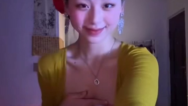 装美女好累 还好我是真的爱装