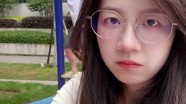 她熟练的让我心疼